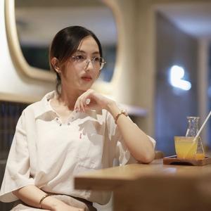钟由希